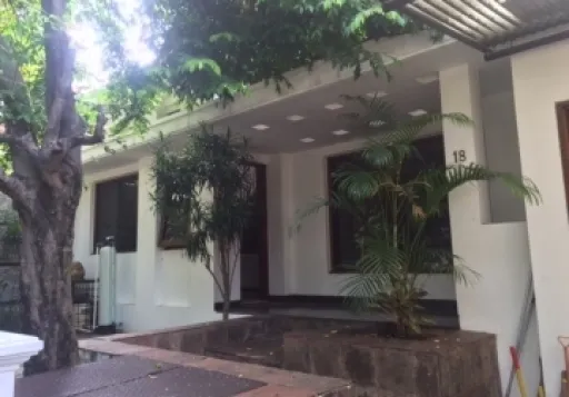 Rumah Disewakan di Jl. Mendawai, Kebayoran Baru, Jakarta