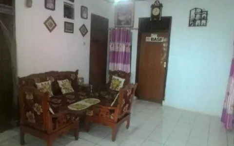 Rumah Dijual di Gondrong, Cipondoh