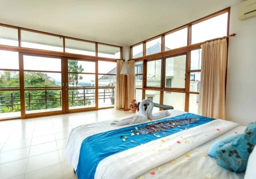 Jual Villa Cantik Dekat Pantai Jimbaran, Bali ST-R845
