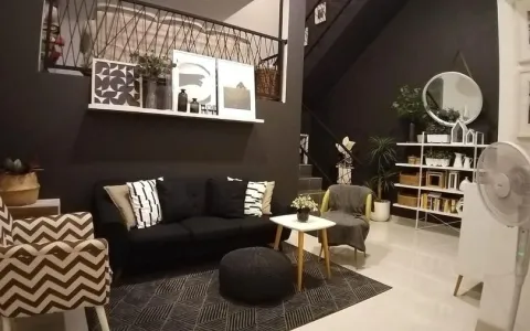 Jual Rumah - Design Coffee Shop Siap Huni Jl Kecapi, Ragunan