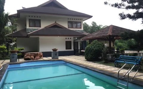 Dijual Rumah Cantik Jl Cikodom CIsarua, Bogor