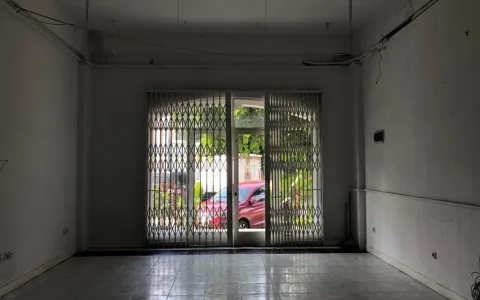Disewakan Lantai 1 Ruko Exclusive di PIK, Jakarta Utara