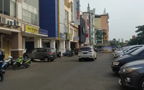 Disewakan Ruko Gandeng  5 Lantai Mutiara Taman Palem