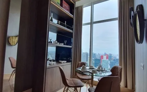 Apartemen Mewah South Hills Top Floor Kuningan, Jakarta