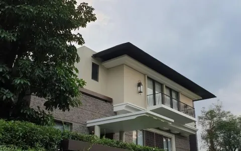 Rumah Citraland Jl Bukit Telaga, Surabaya