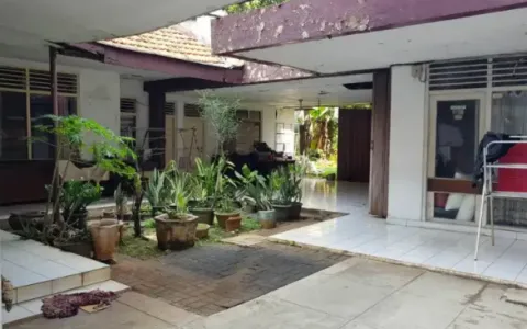 Dijual Rumah Jl. Johar, Kebon Sirih | R - 178