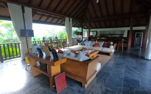 Dijual Rumah Gaya Bali di Pantai Indah Kapuk, Jakarta Utara