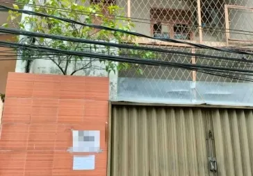 Dijual Rumah di Jalan C, Teluk Gong