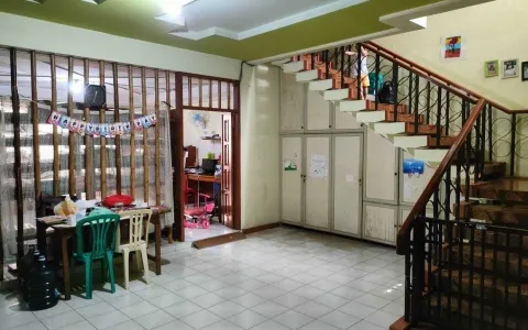 Dijual rumah di Joglo Kembngan