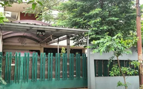 Dijual rumah di Joglo Kembngan