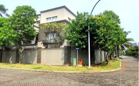 Disewakan Cepat Rumah Trimaran Pantai Indah Kapuk , Jakarta