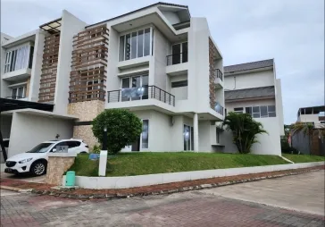 Dijual Rumah Taman Puri Grisenda Lucky Park