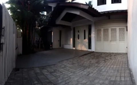 Dijual Cepat Rumah Intercon Kebon Jeruk, Jakarta