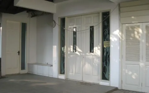 Dijual Cepat Rumah Intercon Kebon Jeruk, Jakarta