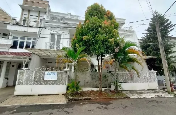 Dijual Cepat Rumah di Jl Flaminggo , Tangerang Selatan