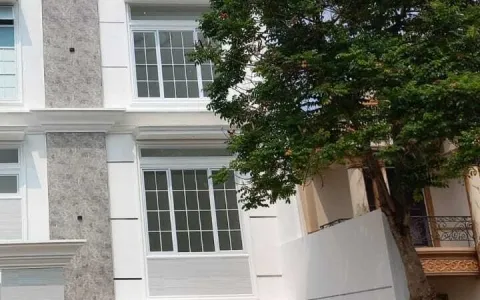 Dijual Cepat Rumah di PIK Venice View Danau