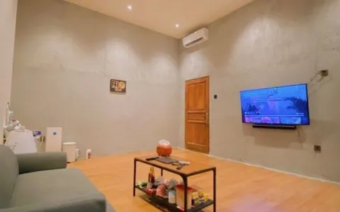 DIJUAL CEPAT RUMAH MURAH BISA UNTUK CLOUD KITCHEN, PABRIK, KONVEKSI,STUDIO MUSIK   SMART OFFICE DI JAKARTA SELATAN