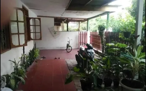 dijual cepat rumah di jalan kemandoran VIII