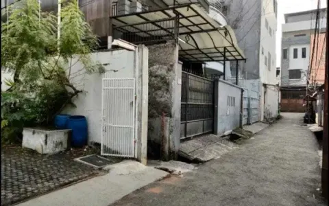 dijual cepat rumah di jalan jelambar jaya 3