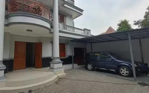 dijual cepat rumah dengan basement jl limau