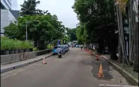 dijual cepat tanah dengan bangunan lama