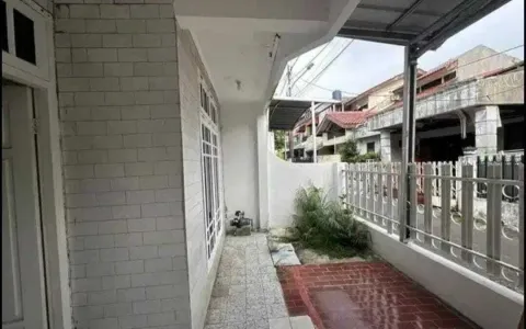 dijual cepat rumah di daerah meruya