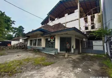 Dijual Cepat Ruang Usaha, Gedung di Jl. Supratman, Bandung Wetan