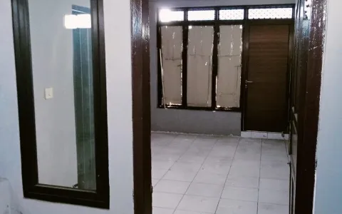 Dijual Cepat Rumah di Jl. Utama Selatan, Cengkareng