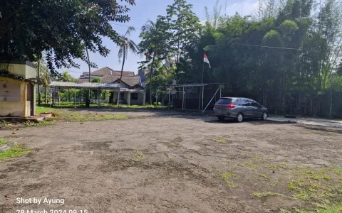 Dijual Cepat Gedung Country Club di Jl. Gema Pesona Estate, Depok