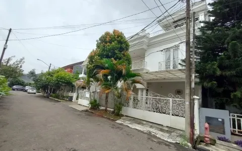 Rumah Dijual Cepat Di Jl. Flamingo, Bintaro, Tangerang Selatan