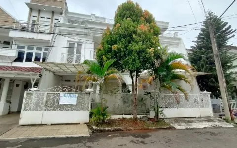 Rumah Dijual Cepat Di Jl. Flamingo, Bintaro, Tangerang Selatan