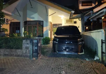 Rumah Dijual Cepat Di Komplek Puri Flamboyan, Tangerang Selatan