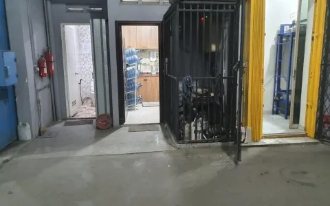 Gudang Dijual Cepat di Jl. Raya Gatot Subroto  Cimone, Karawaci, Tangerang Kota
