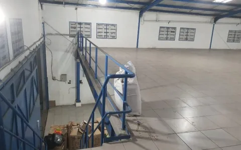 Gudang Dijual Cepat di Jl. Raya Gatot Subroto  Cimone, Karawaci, Tangerang Kota