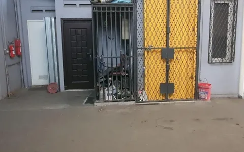Gudang Dijual Cepat di Jl. Raya Gatot Subroto  Cimone, Karawaci, Tangerang Kota