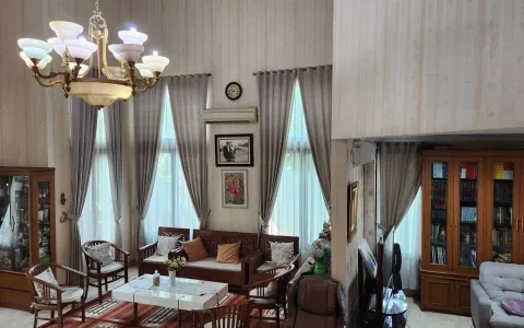 Rumah Klasik modern Dijual Cepat Di Lippo Karawaci, Tangerang