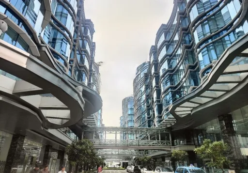 Disewakan Gedung di Lendmark Pluit, Jakarta Utara
