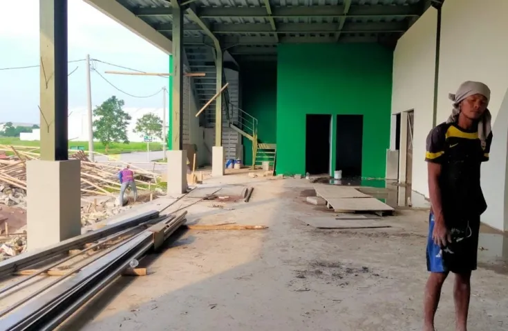 Gudang atau Pabrik Dijual Cepat di Komplek Pegudangan Laksana