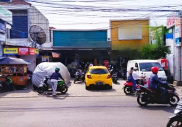 Di jual ruko sekaligus usaha di tipar cakung, Jakarta utara
