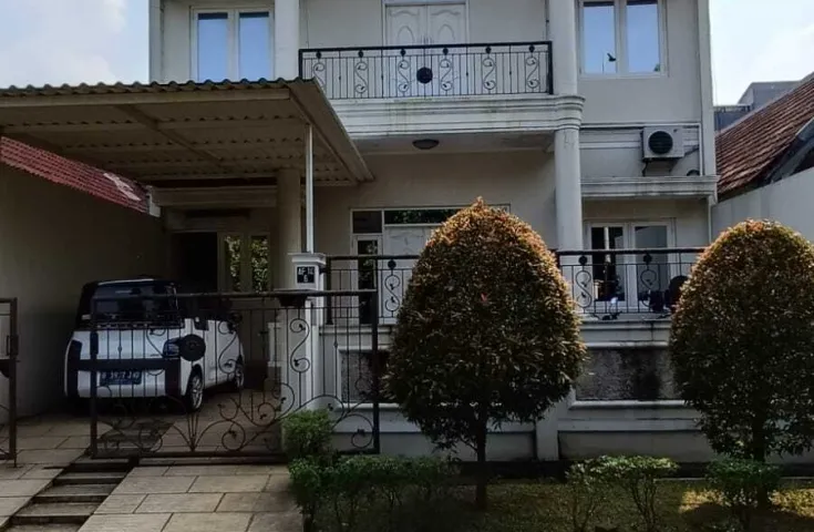 Di jual rumah 2 Lantai di Gading Seprong sektor 1A, dekat dengan penabur Dan juga tempat jajanan kuliner terekenal, dekat sms