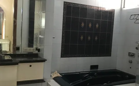 Disewakan Rumah di Taman Kebon Jeruk Intercon