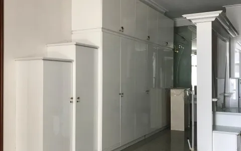 Disewakan Rumah di Taman Kebon Jeruk Intercon