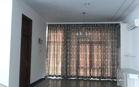 Disewakan Rumah di Taman Kebon Jeruk