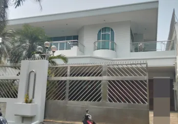 Disewakan Rumah di Taman Kebon Jeruk Intercon