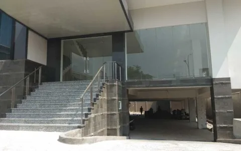 Dijual Gedung Office Graha Pramuka, Jakarta Timur