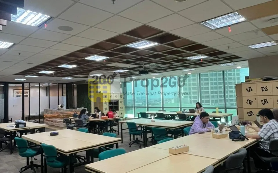 Dijual Cepat Space Office Lippo St. Moritz, Jakarta Barat