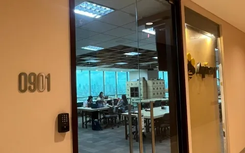 Dijual Cepat Space Office Lippo St. Moritz, Jakarta Barat