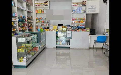 Dijual Ruko include Apotek   Minimarket