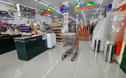 Dijual Ruko include Apotek   Minimarket