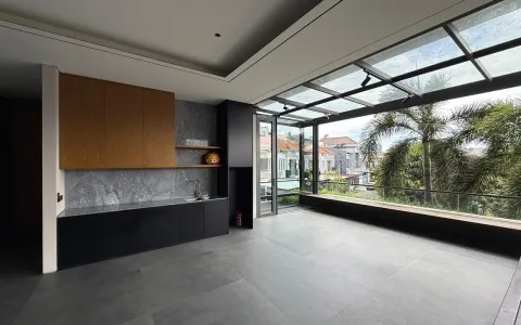Dijual rumah Bergaya Minimalis Tropical Resort di Daan Mogot Baru
